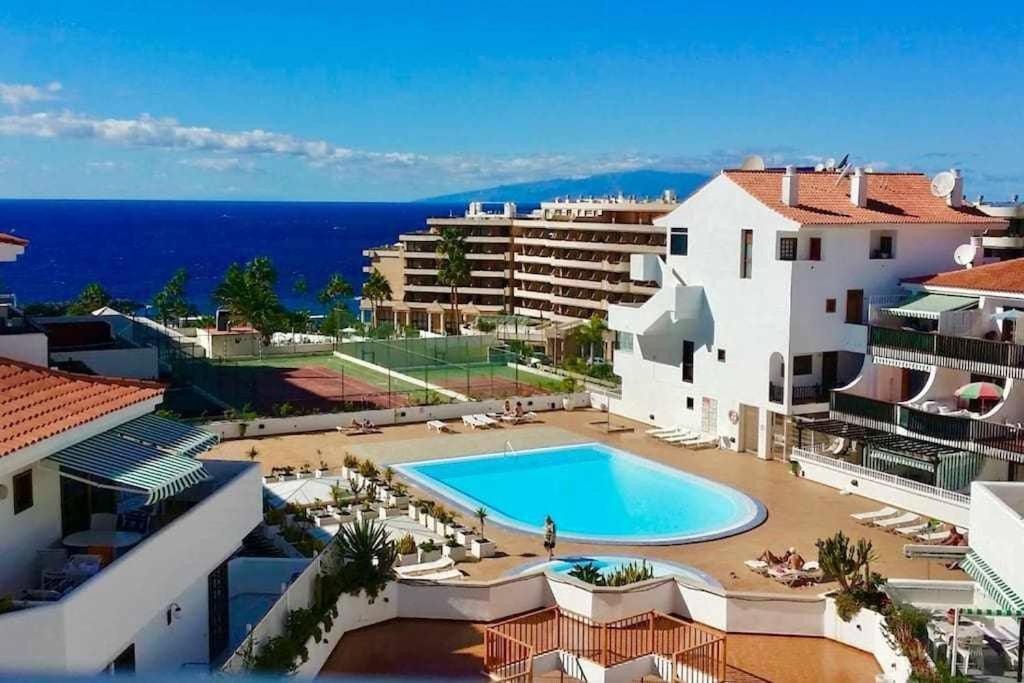 Ocean View Apartments In Park Royal I Адехе Екстер'єр фото